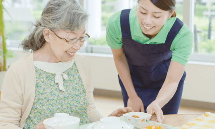 嚥下食・介護食に対応。手間のかからない完調品でお届けします。